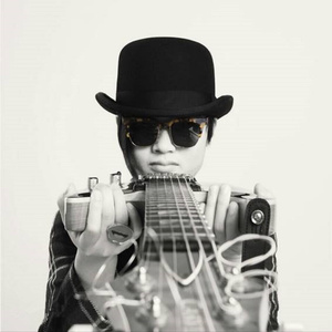 黑皮白袜猛1Gay网站
